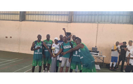 L'équipe des anciens du JISC remporte le tournoi +50 ans 🏆🏀